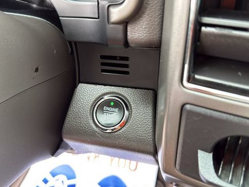 Used 2020 Ford Expedition XLT w/ Equipment Group 202A AWD/4WD image 26
