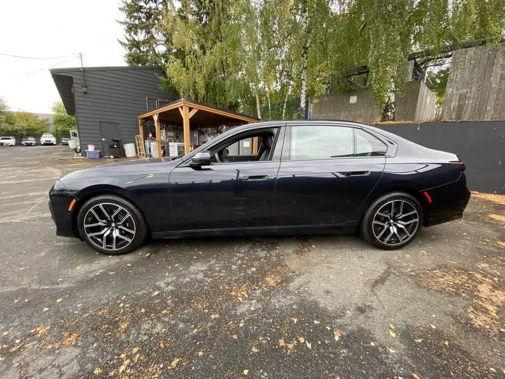 Used 2026 BMW 740i RWD image 3