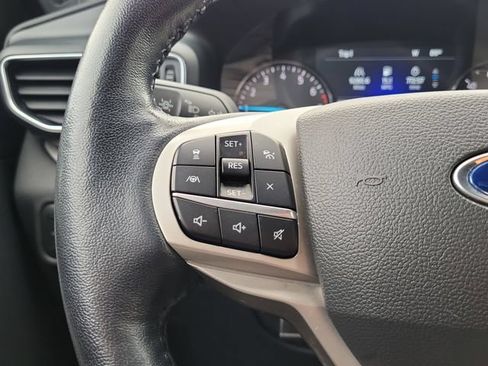 Used 2022 Ford Explorer XLT w/ Equipment Group 202A RWD image 16