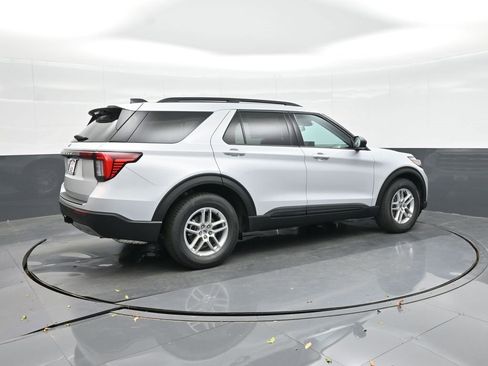 New 2026 Ford Explorer Active image 9