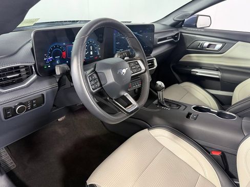 Used 2025 Ford Mustang GT Premium RWD image 14
