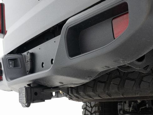 Used 2025 Jeep Gladiator Sport AWD/4WD image 21