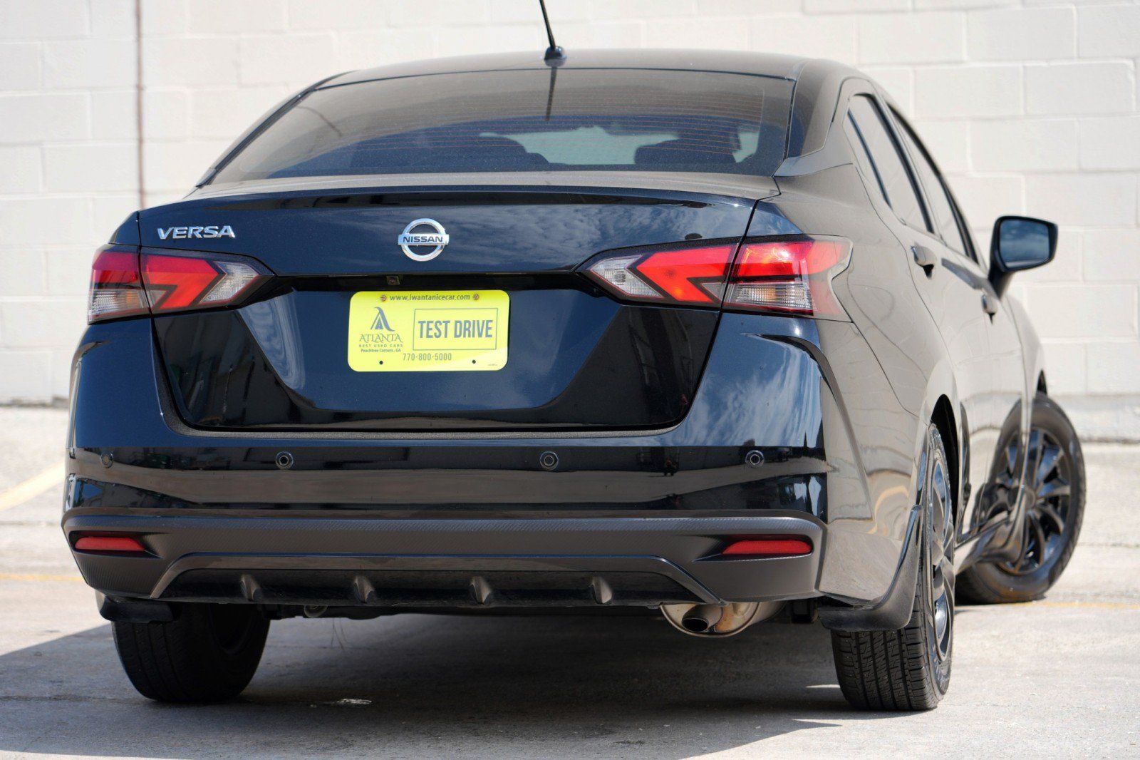 Used 2021 Nissan Versa S FWD image 4