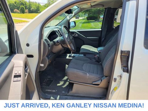 Used 2018 Nissan Frontier SV w/ Value Truck Package AWD/4WD image 14