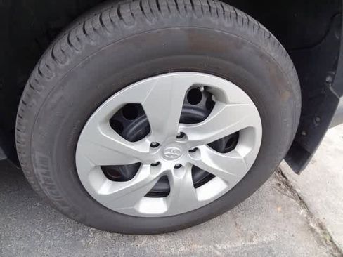 Certified 2022 Toyota RAV4 LE image 10