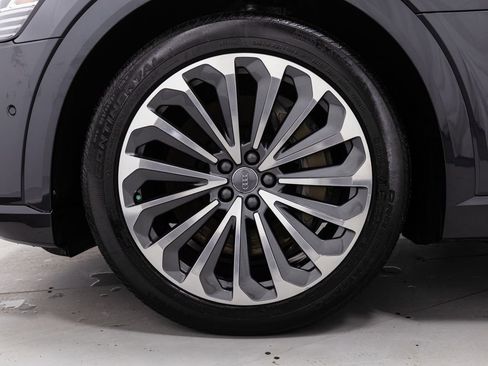 Used 2019 Audi e-tron Prestige image 38
