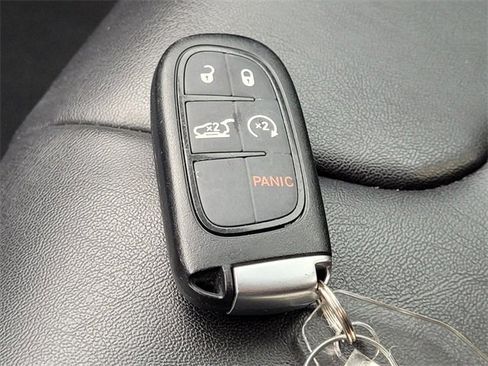 Used 2019 Jeep Cherokee Latitude Plus image 28