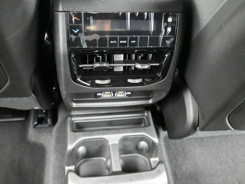 New 2025 Jeep Grand Cherokee L Laredo image 30