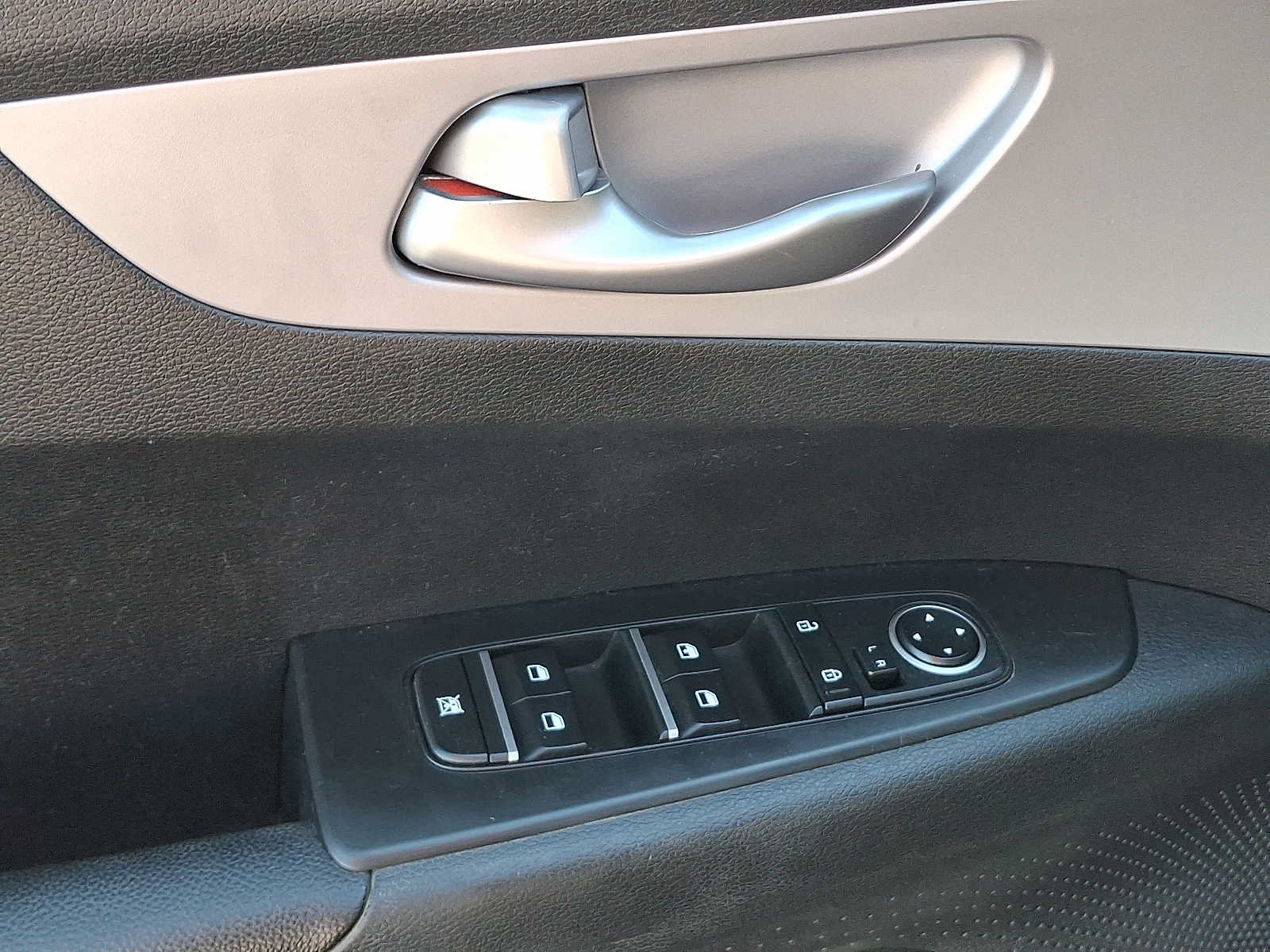 Used 2023 Kia Forte LXS w/ LXS Technology Package FWD image 13