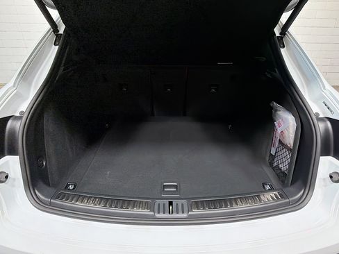Certified 2026 Porsche Macan AWD/4WD image 13