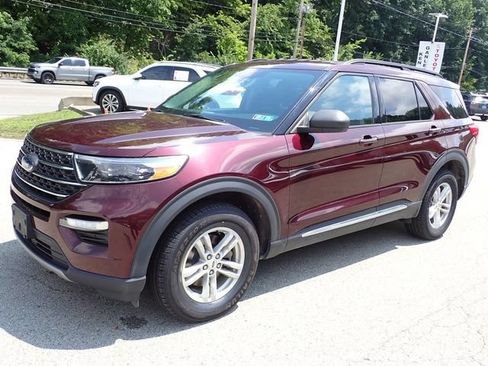 Used 2022 Ford Explorer XLT AWD/4WD image 7
