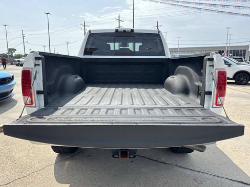 Used 2018 RAM 2500 Laramie w/ Convenience Group AWD/4WD image 8