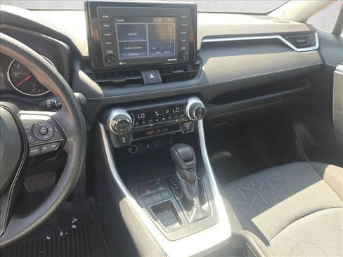 Used 2021 Toyota RAV4 XLE w/ Convenience Package FWD image 12