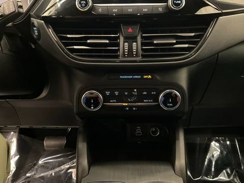 Used 2025 Ford Escape ST-Line AWD/4WD image 19