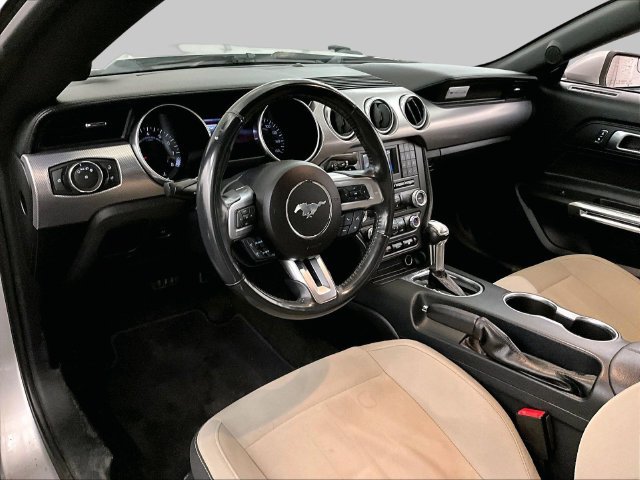 Used 2018 Ford Mustang GT RWD image 12