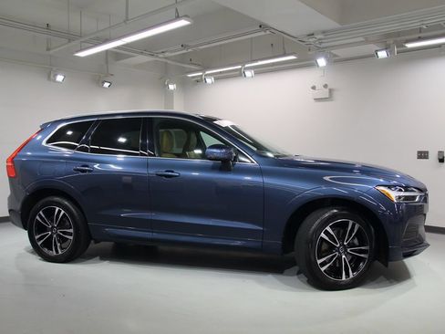 Used 2020 Volvo XC60 T5 Momentum w/ Protection Package Premier AWD/4WD image 11