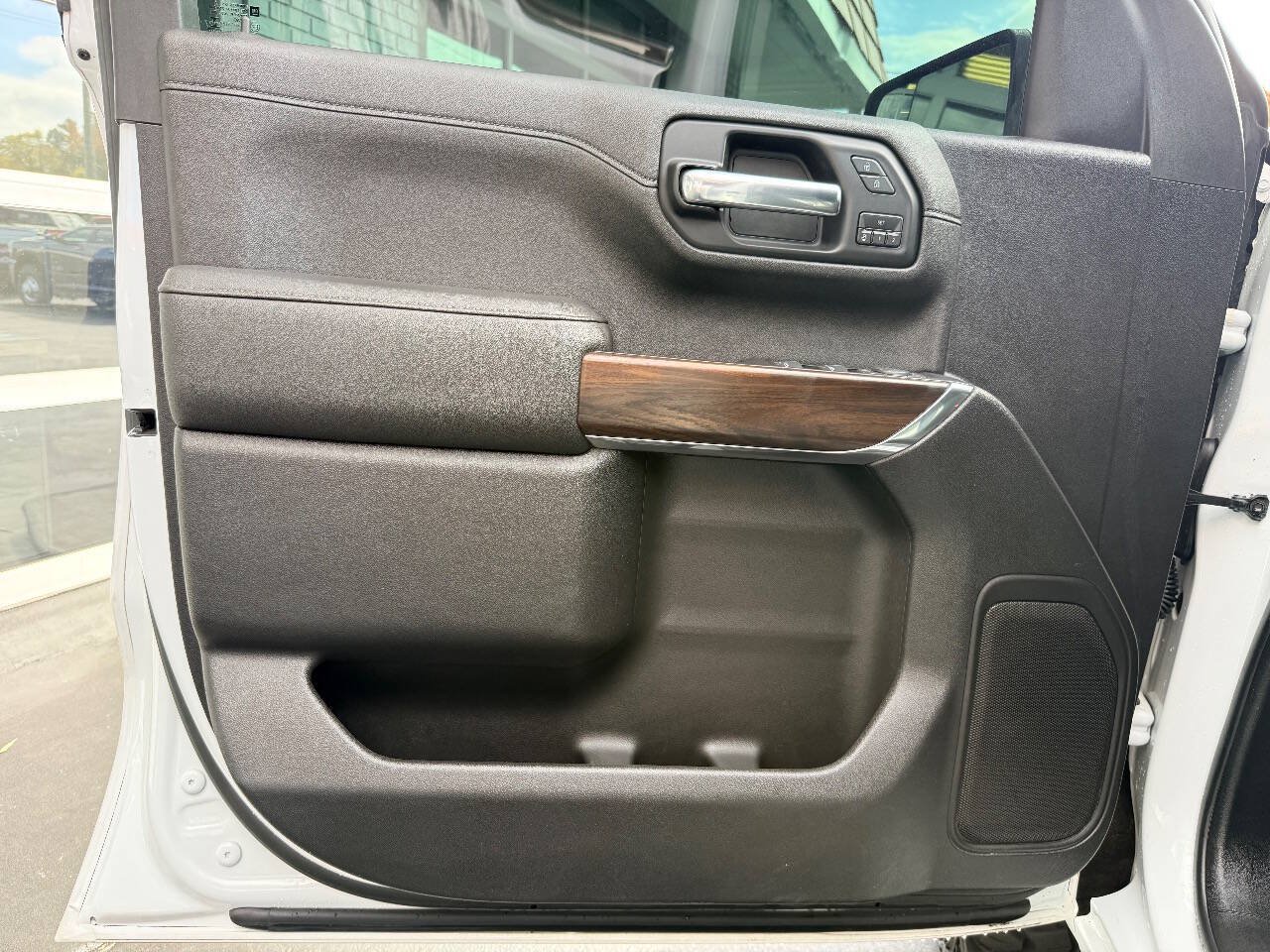 Used 2019 GMC Sierra 1500 SLT AWD/4WD image 16