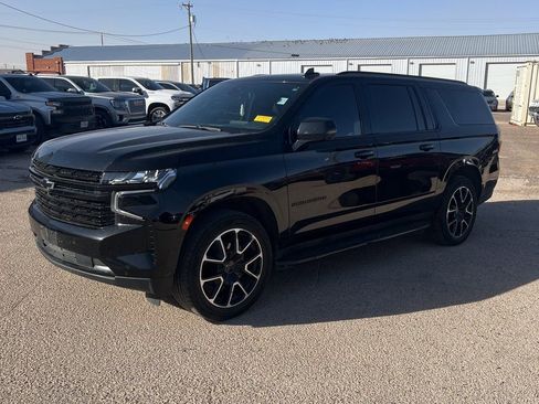 Used 2024 Chevrolet Suburban RST w/ Luxury Package image 4