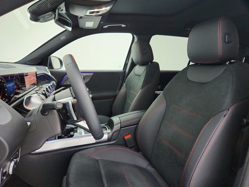 Certified 2024 Mercedes-Benz GLB 250 image 17