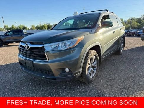 Used 2015 Toyota Highlander XLE AWD/4WD image 1