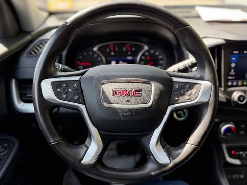 Used 2022 GMC Terrain SLT w/ Infotainment Package II AWD/4WD image 10