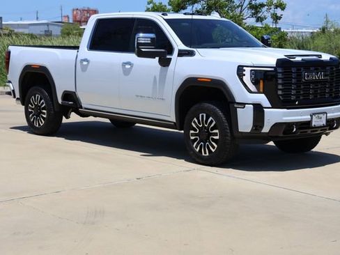 New 2026 GMC Sierra 2500 Denali Ultimate w/ Max Trailering Package AWD/4WD image 1