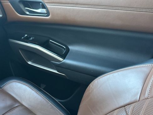 Used 2024 Nissan Pathfinder Platinum w/ Cargo Package image 30