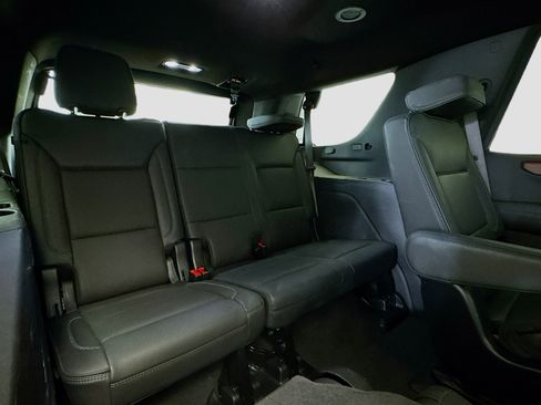 Used 2025 GMC Yukon Denali image 18