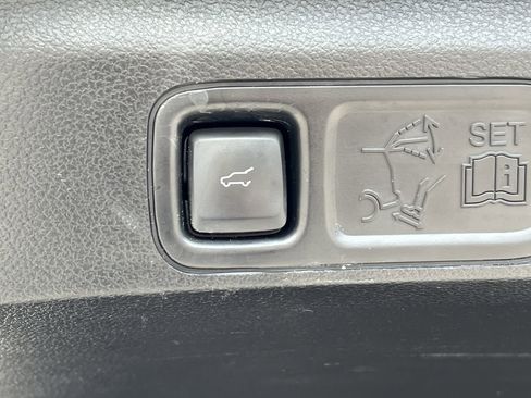 Used 2021 Ford Expedition XLT RWD image 8