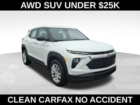 Used 2024 Chevrolet TrailBlazer LS image 2