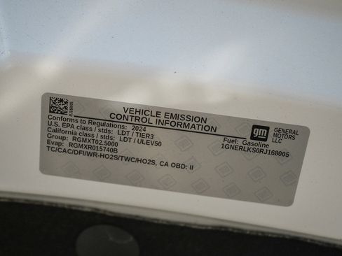 Used 2024 Chevrolet Traverse RS FWD image 27