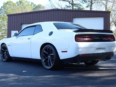 Used 2019 Dodge Challenger R/T w/ Driver Convenience Group image 3