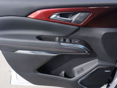 Used 2024 Chevrolet Traverse RS image 22