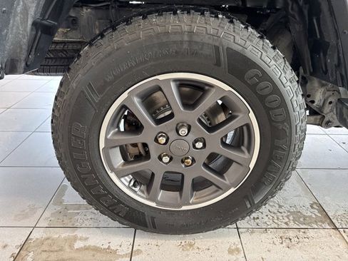 Used 2020 Jeep Gladiator Overland w/ Dual Top Group image 27