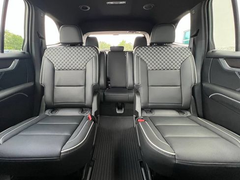 New 2026 GMC Acadia Denali w/ Super Cruise Package FWD image 9