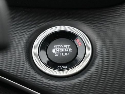 Used 2023 Jeep Grand Cherokee L Laredo image 36