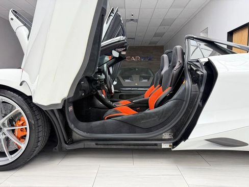 Used 2024 McLaren 750S Spider RWD image 71