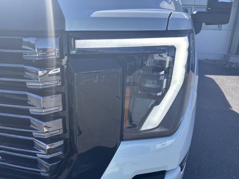 New 2026 GMC Sierra 2500 Denali Ultimate w/ Max Trailering Package AWD/4WD image 9