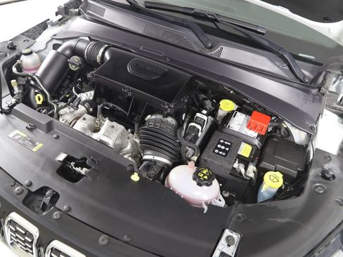 Used 2025 Jeep Compass Limited image 18