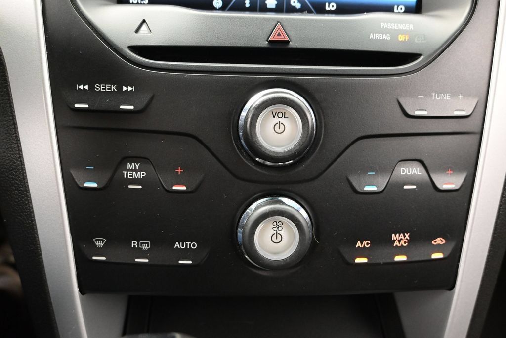 Used 2013 Ford Explorer XLT AWD/4WD image 39