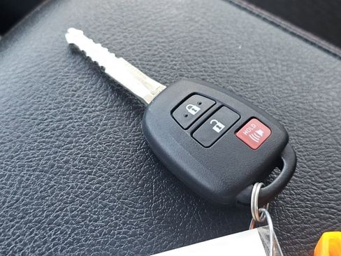 Used 2021 Toyota 4Runner TRD Off-Road image 39