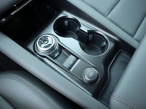 New 2025 Ford Explorer Active w/ Active Comfort Package image 8