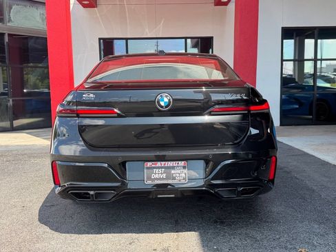 Used 2023 BMW 760i xDrive w/ Luxury Rear Seating Package AWD/4WD image 11