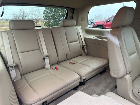 Used 2012 Cadillac Escalade Premium image 29