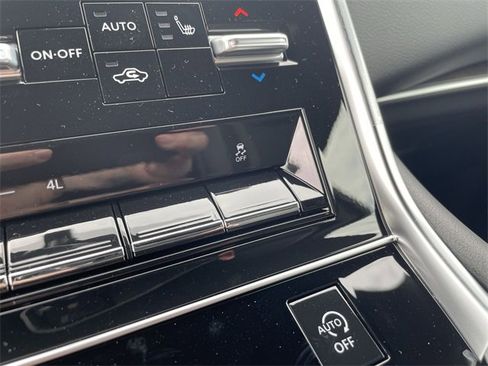 New 2025 Nissan Armada SL w/ Captain's Chari Seat Package image 34