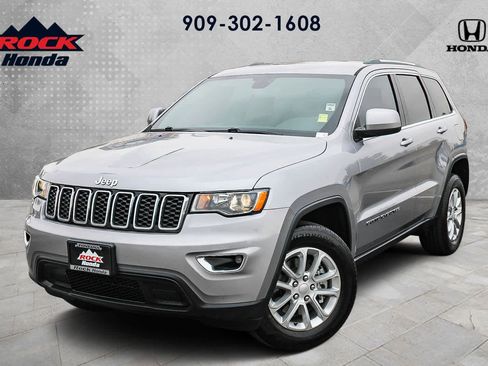 Used 2021 Jeep Grand Cherokee Laredo AWD/4WD image 1
