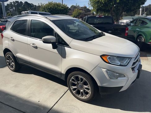 Used 2018 Ford EcoSport Titanium image 2