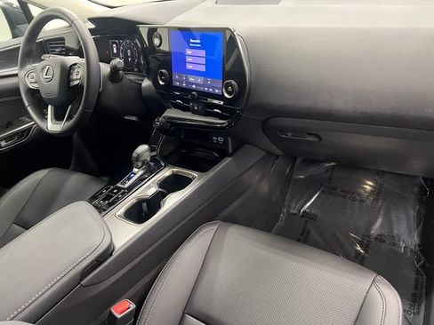 Certified 2024 Lexus NX 250 FWD image 12