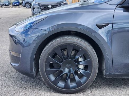 Used 2024 Tesla Model Y Long Range AWD/4WD image 5