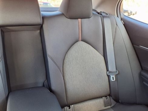 Used 2019 Toyota Camry LE image 19